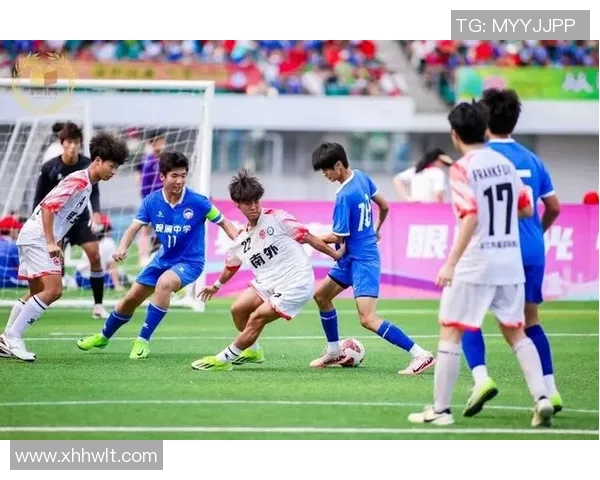 与足球明星亲密互动的趣味游戏体验,尽享足球魅力与明星风采 与足球明星亲密互动的趣味游戏体验,尽享足球魅力与明星风采